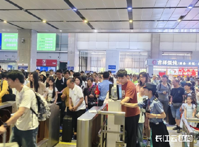 今年暑运宜昌车务段累计到发旅客871.2万人次