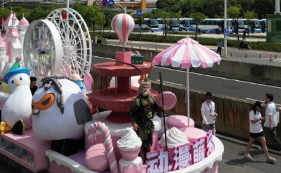 “孙悟空”喊上“蒜鸟”，这些顶流IP今天在武汉集体乘花车出游！