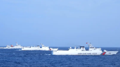 中国海警：菲船无视警告故意冲撞中方海警船，发生擦碰的责任完全在菲方