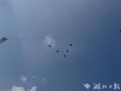 聚焦九三阅兵丨湖北骄傲蕴藏中国底气——本报记者现场直击抗战胜利80周年九三阅兵