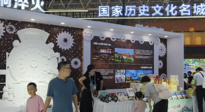 文博会黄石馆阳新专场火热推介国家级非遗“阳新布贴”亮相展区 省级传承人现场展现民俗魅力
