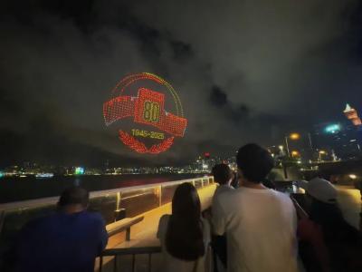 香港上空，这一幕令人震撼！