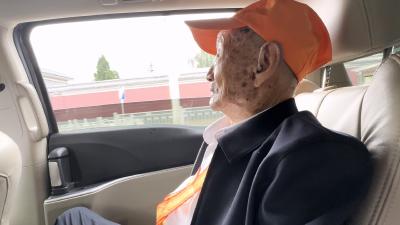 “了不起！了不起！”两位湖北百岁抗战老兵圆梦天安门
