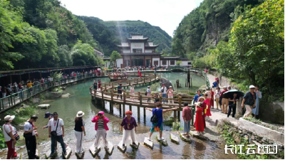 万人专列再 “打卡” 十堰！“快进慢游”串起仙山秀水