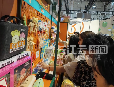 文博会上“蒜鸟”出圈 武汉本土文化魅力嗨翻全场！