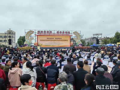 庆祝第8个中国农民丰收节！荆州江陵2025年中国农民丰收节暨农民趣味运动会举行