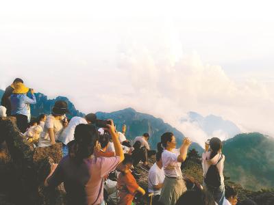多地推介秋季旅游产品 “您有一份秋游攻略待查收”