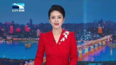 长江评论：用“如潮”的热情追逐“花车” 用最灿烂的笑容为祖国庆生
