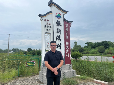 黄冈：扎根泥土 “90后”村支书吹响振兴“青春号”