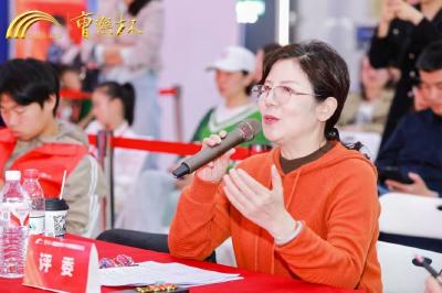 “电子书” 和有声读物，让阅读更加 “适老化”