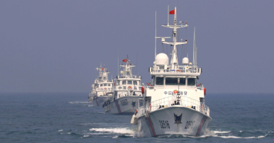 中国海警局新闻发言人就菲侦察机非法侵闯我黄岩岛领空发表谈话