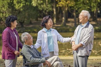 在法治轨道上构建老年友好型社会