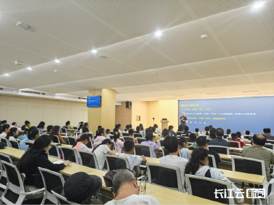楚才终审专家开讲，武汉“社科讲坛”进江夏，解锁优秀作文生成逻辑