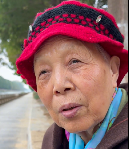 湖北仙桃83岁“苏阿婆”抖音走红，凭“老人言”抚慰万千网友