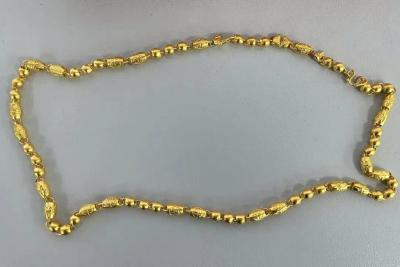 金项链发现大量不明金属 多家店中招 警方：2人在黄金中掺铼