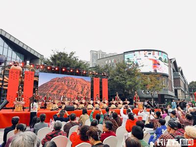 新疆小巴扎亮相宜昌 鄂疆文旅市集持续至10月19日