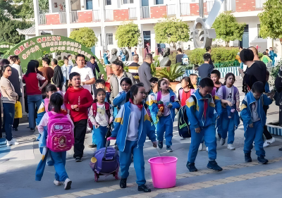 多地中小学生11月喜提5天“小长假”：机票预订量增长超2倍，北京、西安成最受欢迎目的地