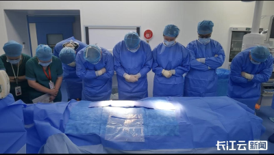 “她从没离开” 武汉80后女子突发脑死亡，家人含泪捐献器官救6人