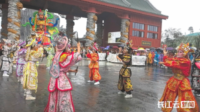 英歌舞在武当山下“邂逅”房县黄酒！