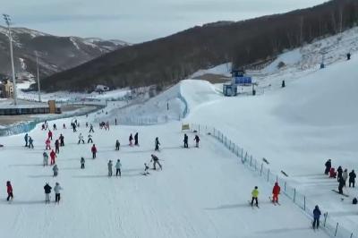 冰雪运动持续升温！预计2025年产业规模将破1万亿元