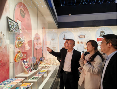 “承荆烁楚——第三届荆楚文博文创设计进校园成果展”开幕