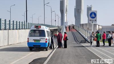 坐“宝宝巴士”打卡“网红大桥” 武汉微公交17路优化升级适配打卡热