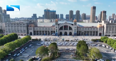 日均246列“快递高铁”送货 武汉铁路启动“双十一”快运