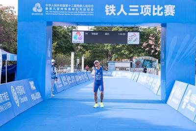 我国首个残疾人铁人三项比赛 湖北队斩获三金三银三铜