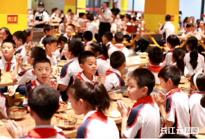 数字食堂+智慧监管 十堰竹山全力提升“校园餐”管理水平 守护校园“舌尖上的安全” 