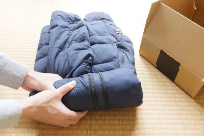 买了没几年的羽绒服，怎么就不保暖了？原来很多人做错了这2点