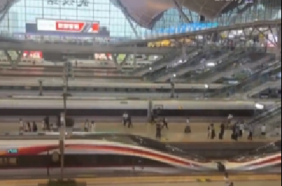 别眨眼！“星际飞船中转站”火了，外国人惊叹不已