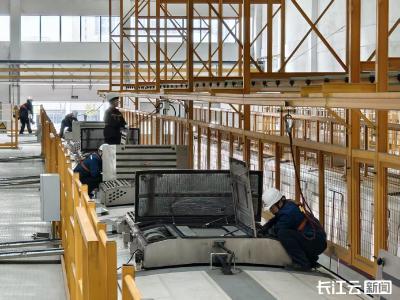 应对强冷空气，武汉地铁597列车完成“秋整”工作，提升乘车体验