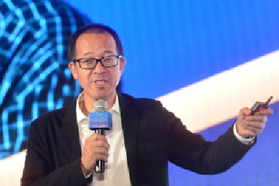 遭员工吐槽后，新东方创始人俞敏洪连发10条南极游视频