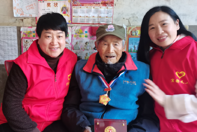 暖流润心田 大爱显担当——宜都市巾帼志愿者刘亚玲