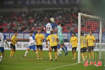 一场足球盛宴，燃动万家灯火