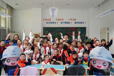 “船舶科普课”驶进武汉小学，大国重器点燃少年科学梦