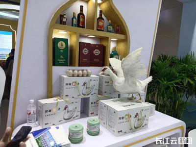 黄石：“一只屯鸟”带动三万人就业 “一根绣花针”绣出致富锦图