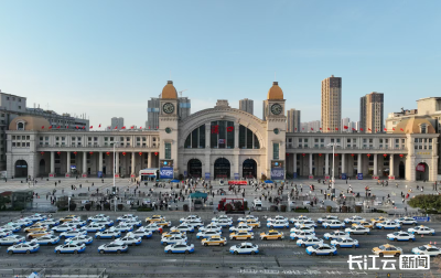 国铁武汉局加开陈楚生、王源、张韶涵演唱会歌迷专列