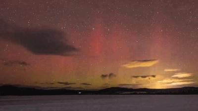 黑龙江大兴安岭上演极光美景 浪漫又神秘