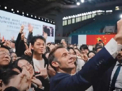 马克龙中文发帖感谢中国