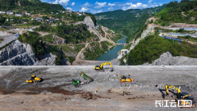 重庆市藻渡水库大坝填筑完成 构筑渝黔防洪新屏障
