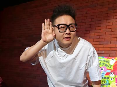 武汉话段子手“解师傅”：“因为脱口秀，我的2025年蛮有味！”