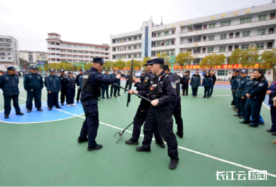 十堰竹山：“应急处突”演练常态化 百名保安充电赋能