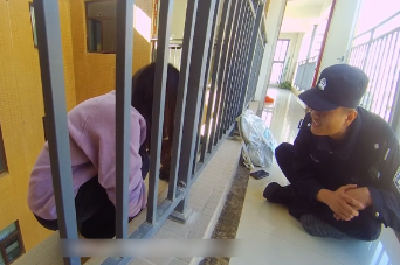 荆州民警：“我长得帅不帅？”“我当你朋友好不好？”