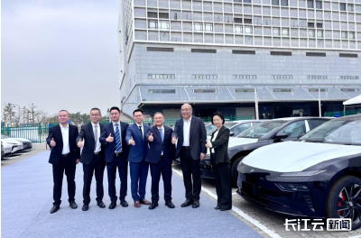 深港汽车快通计划正式启动 东风汽车首批亮相见证跨境贸易新提速