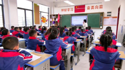 “衣旧暖心” 荆州一地推行校服循环共享