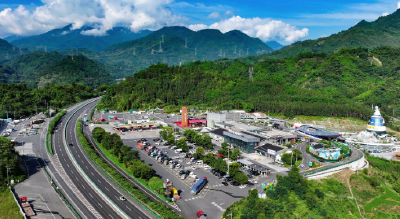 明年我国将在全国高速公路服务区建1万个以上充电枪