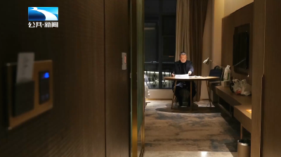 新闻故事：“老牛”赶考记