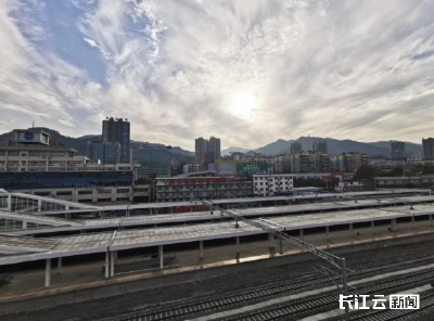 七载京华路几许家国情