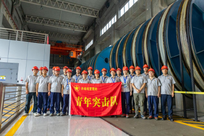 青春破局！三峡青年焕新升船机液压“动力”
